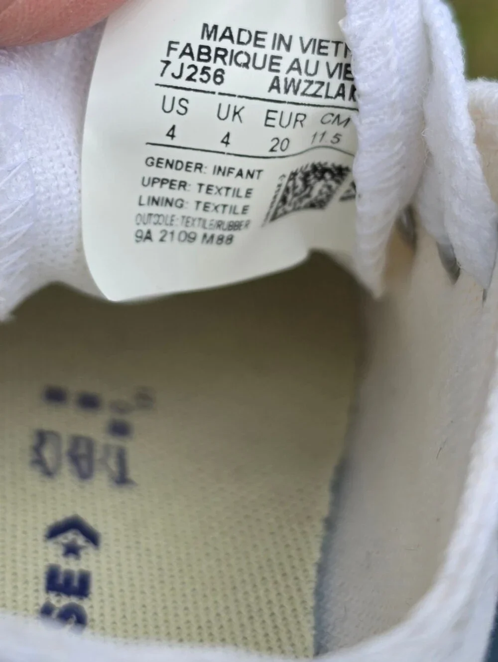 Converse Chuck Taylor White Low-Top Infant/Baby/Toddler Shoes - Size 4
